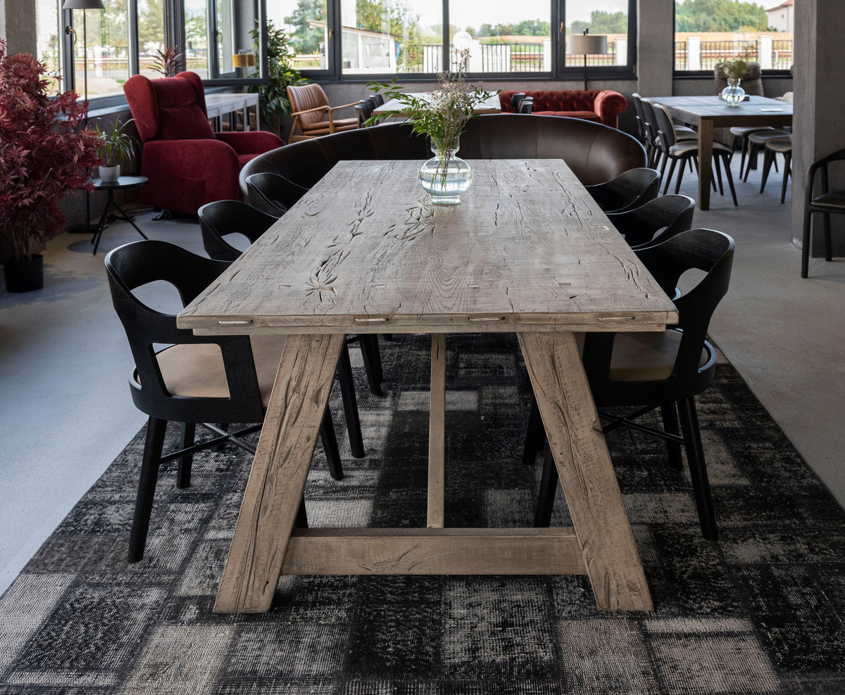 Masa de sufragerie Castle