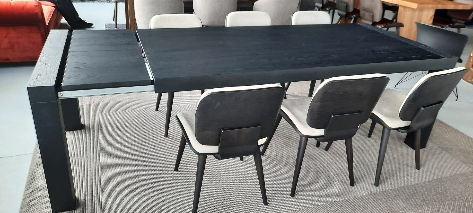 Bigfoot Extension Dining