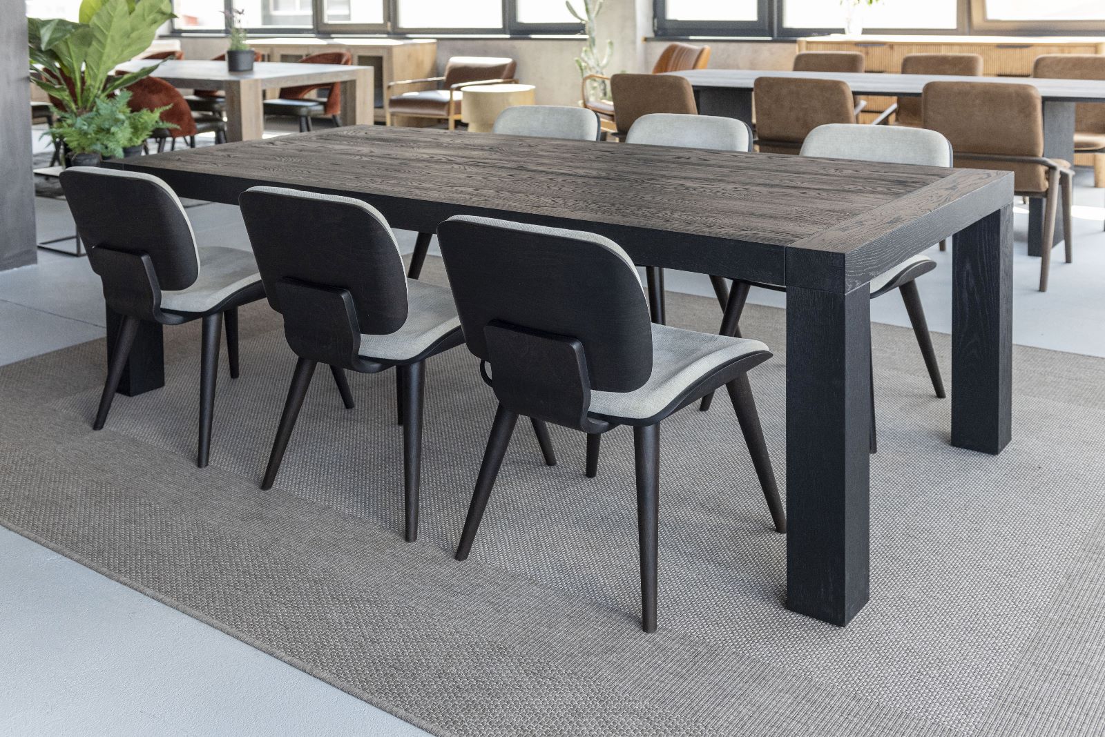 Bigfoot Extension Dining