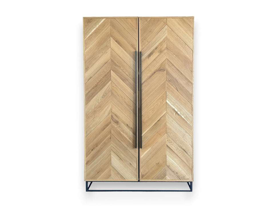 Dakota cabinet